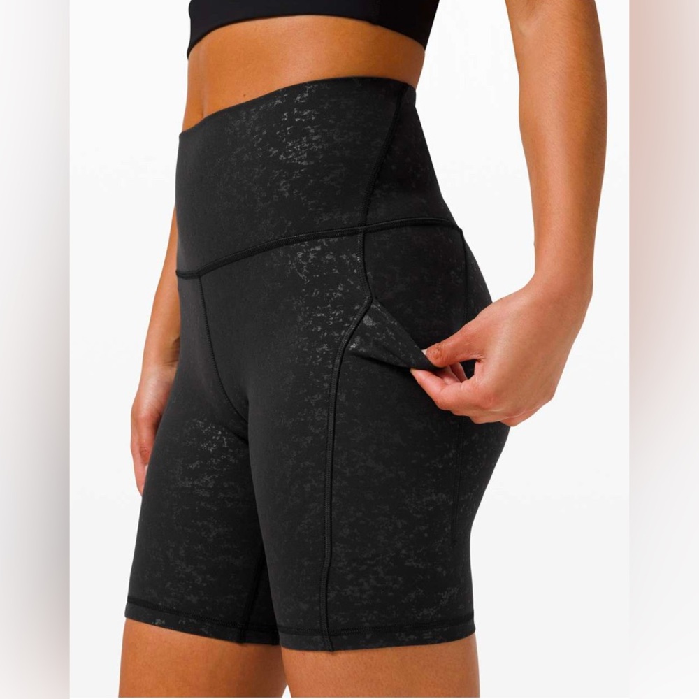 🖤Lululemon Align High Rise Short W/ Pockets 8"
Speckle Emboss Black Sz 8✨Like 🆕